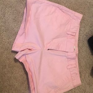 Light pink vineyard vines shorts size 14